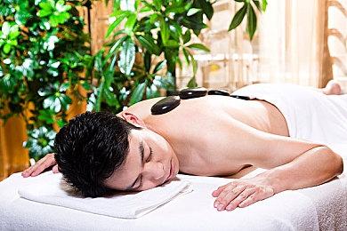 《钢铁蜂巢》：反乌托邦城市卡牌建造游戏免费中文试玩版现已在Steam上推出